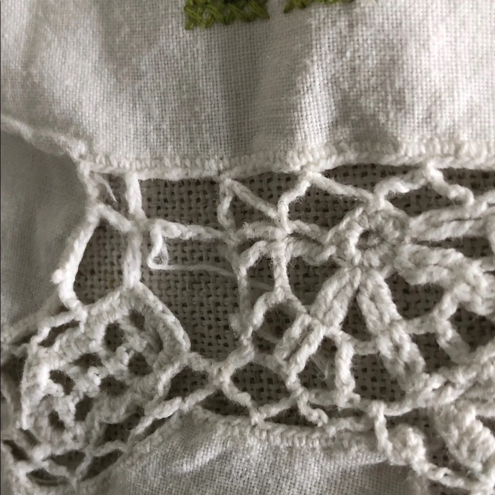 VINTAGE UPCYCLED COTTON TABLECLOTH EMBROIDERY & CROCHET DETAILS